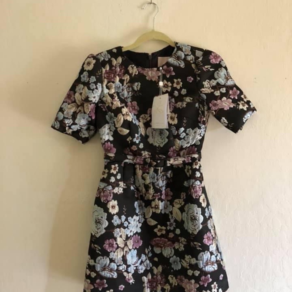 Gal Meets Glam Presley 0